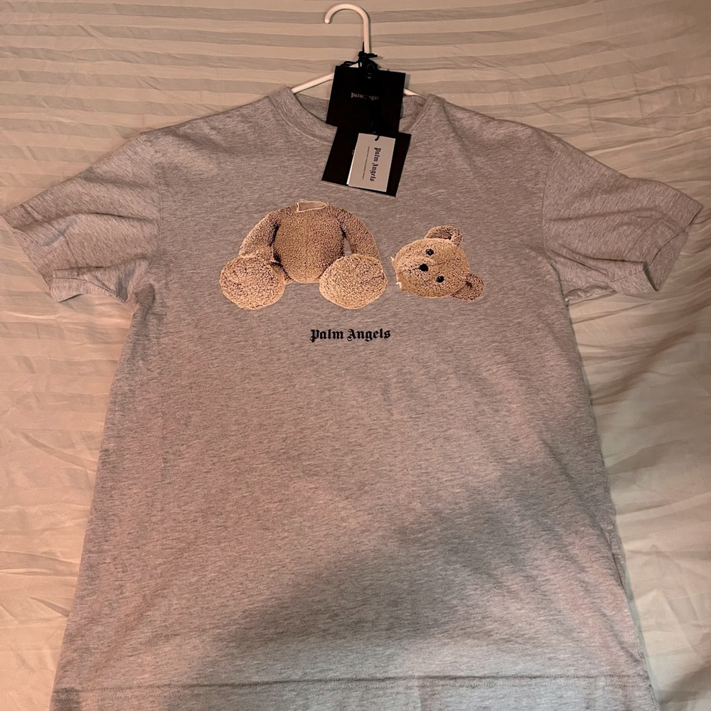 Palm Angels Classic Bear T-shirt
Grey/brown/black. Size: small